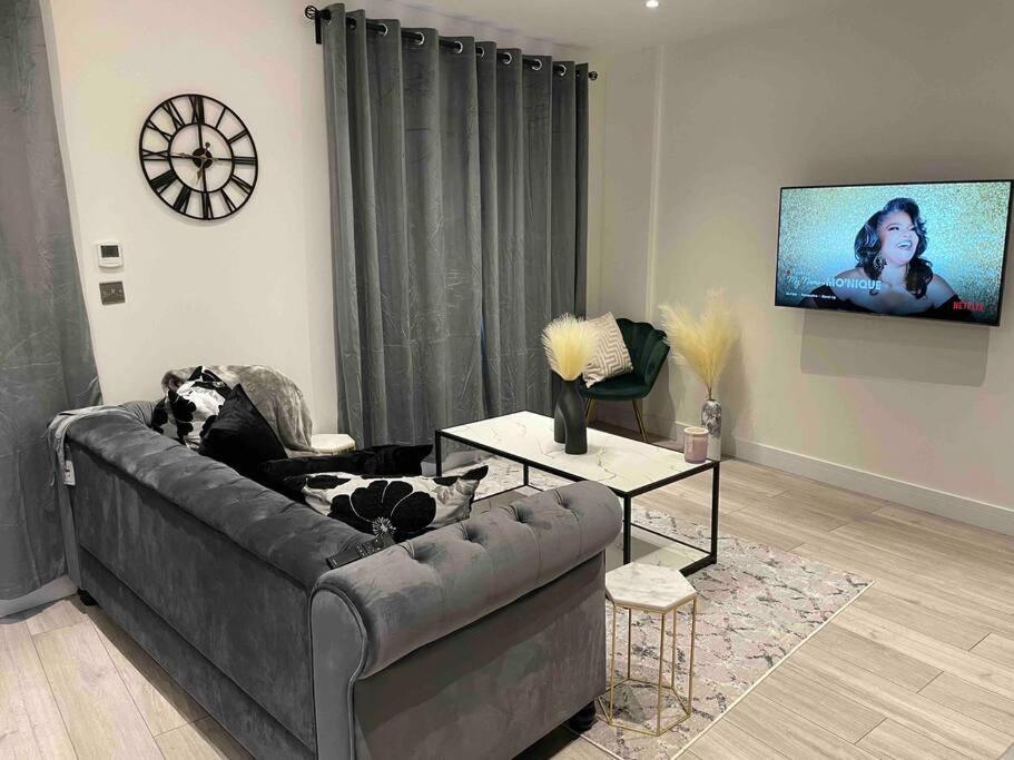 Stylish And Cosy 2 Bedroom Flat In London Borough of Croydon Exterior foto