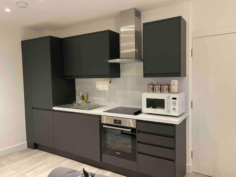 Stylish And Cosy 2 Bedroom Flat In London Borough of Croydon Exterior foto